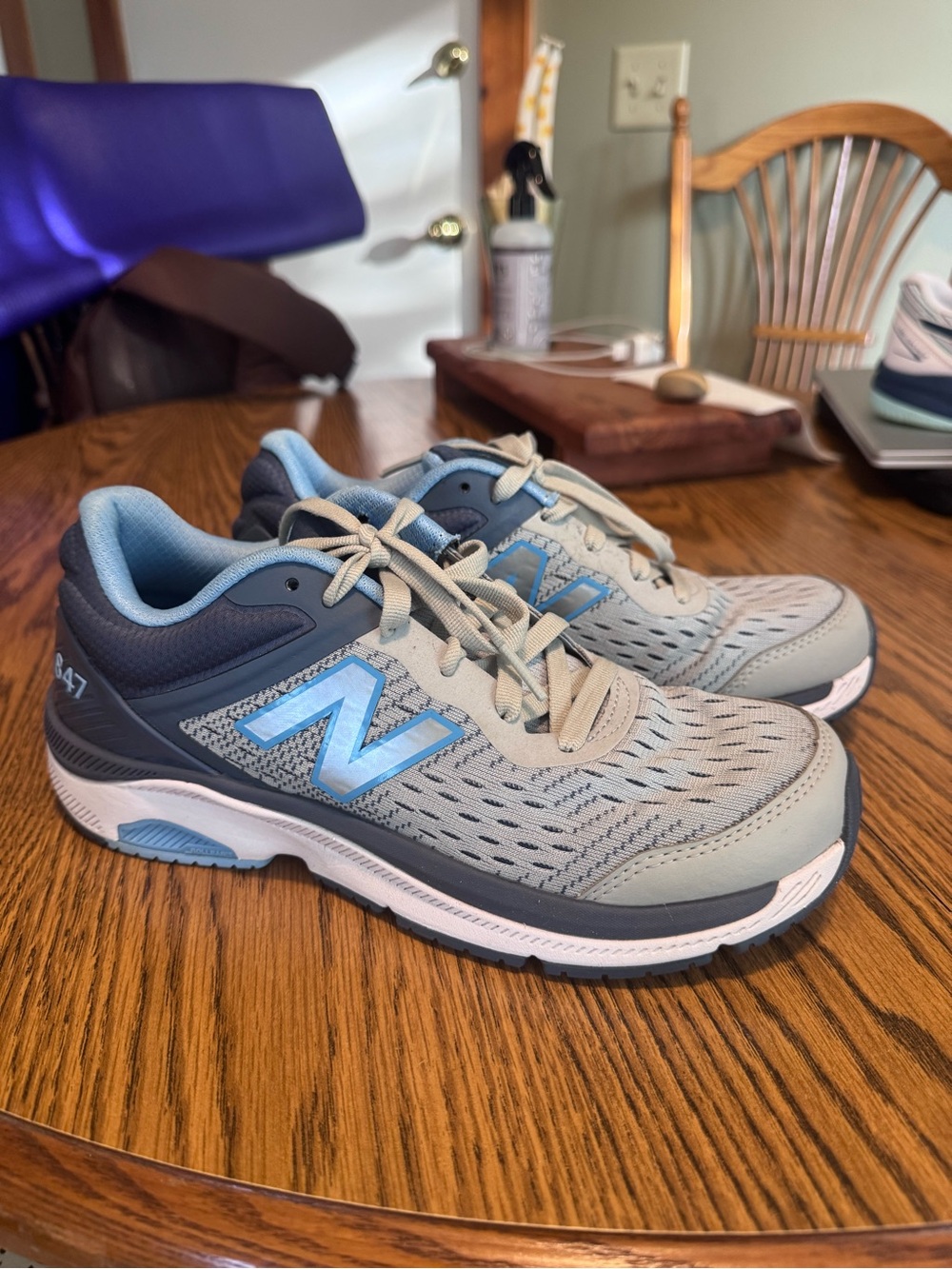 Women’s New Balance 847v4 Walking Shoes / 9 - Picture 2 of 7